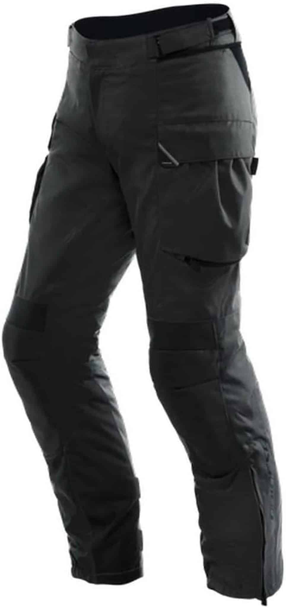 Test : pantalon Dainese Ladakh 3L D-Dry, imperméabilité et confort pour motards