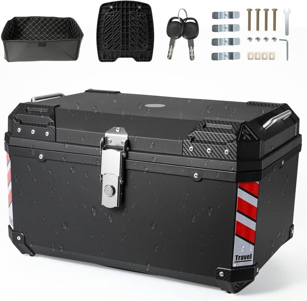 Test du top case moto 68L B : coffre étanche et sécurisé