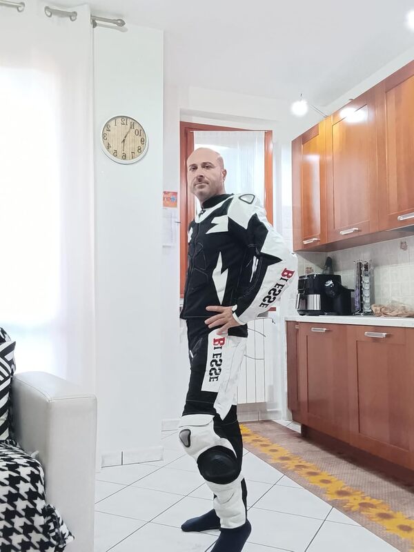 BI ESSE Kit: Combinaison Moto Divisible Voyage en cuir et tissu (veste et pantalon) avec protections complètes, gants, Bottes