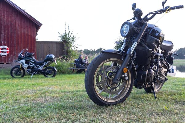 ABUS Antivol moto Granit 68 Victory 12KS 120 Black Loop - Antivol à disque de frein + chaîne de 12 mm d'épaisseur - Niveau de sécurité 17