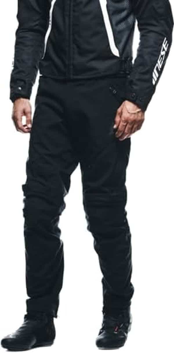 Découvrez le pantalon Drake 2 Air Tex de Dainese : souplesse, protection et respirabilité pour une expérience de conduite optimale. Avis et test complet.