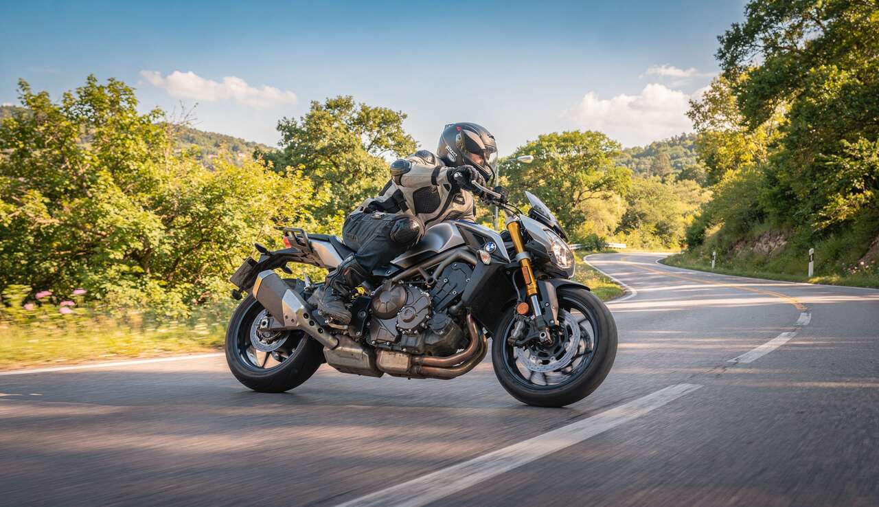 Équipements Moto : les 4 Étapes Incontournables pour Votre Sécurité