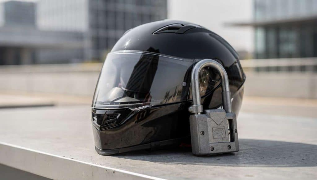 Comment choisir le meilleur antivol pour casque moto ?