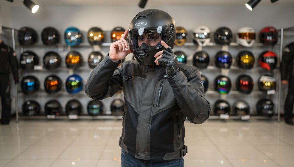 Comment choisir la visière idéale pour ton casque moto ?