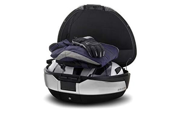 Découvrez notre test complet du top case Shad SH 48 noir/titanium : capacité, installation, qualité et performances. Avis détaillé et conseils d'achat.