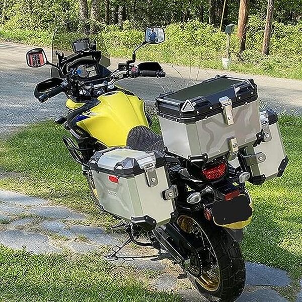 Découvrez notre test complet du top case valise aluminium étanche FUYAO pour moto : caractéristiques, avantages et inconvénients pour bien choisir votre équipement. 