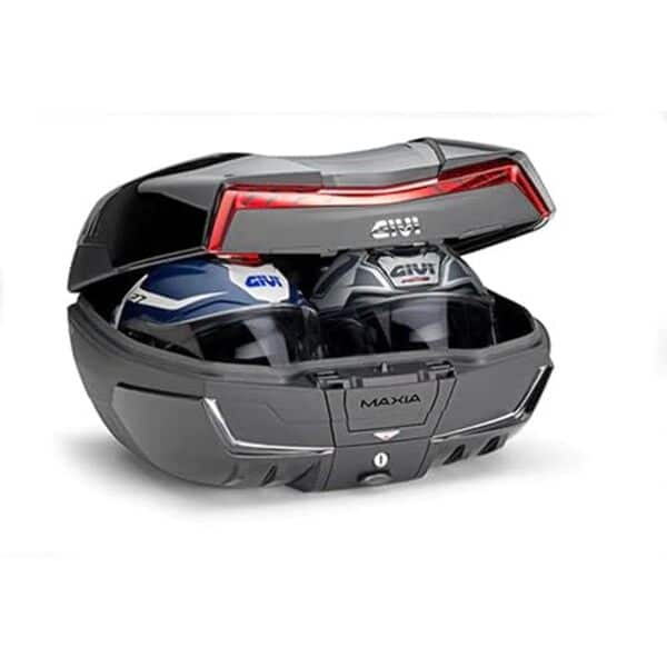 Découvrez notre test détaillé du top case Givi V58 Maxia 5 : capacité, installation, étanchéité et design. Avis d'expert pour bien choisir votre équipement moto. 