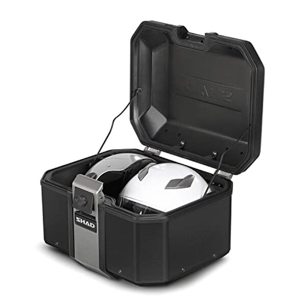 Découvrez notre test complet du top case Shad TR48 Terra Edition en aluminium noir : design, robustesse et praticité pour votre moto.