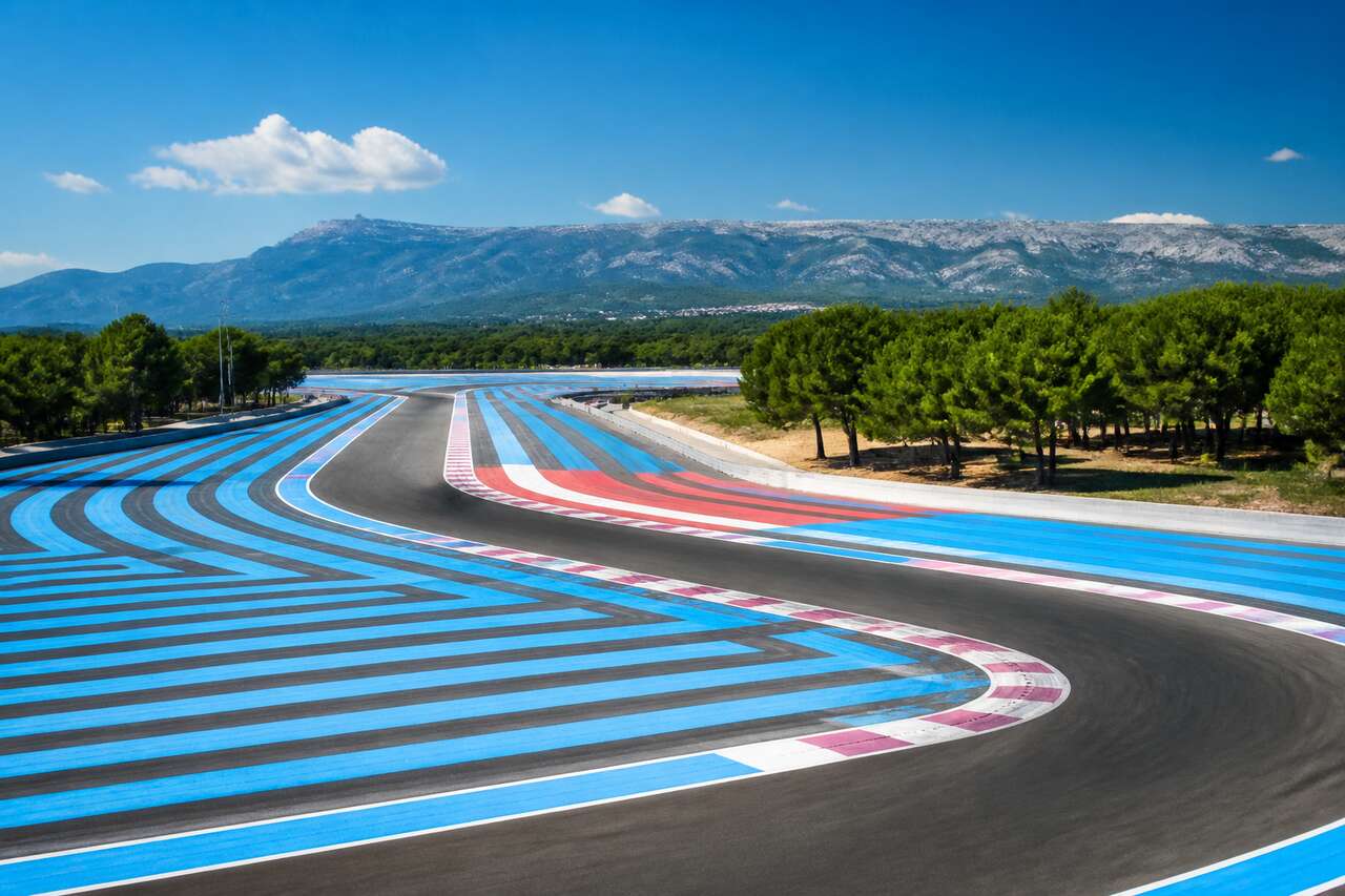 Découvrez le circuit Paul Ricard, un terrain de jeu exceptionnel pour les motards passionnés