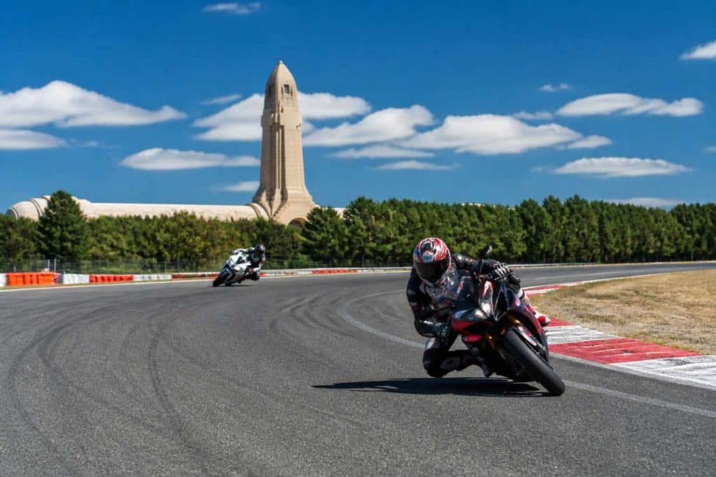 Le circuit de Mérignac dévoilé : un écrin accessible pour nourrir votre passion du pilotage moto